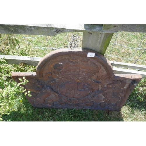 416 - Heavy cast iron antique fire-back - Approx size: 100cm x 78cm