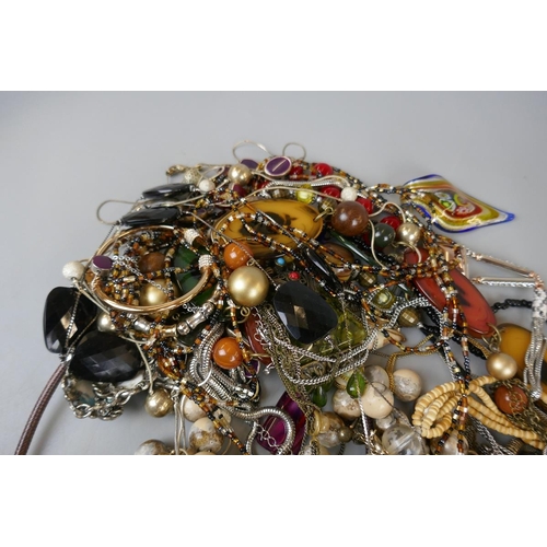 54 - Collection of costume jewellery