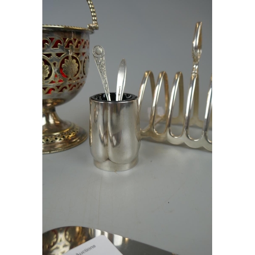 66 - Collection of silver plate to include silver handled cake knife and perfume bottle