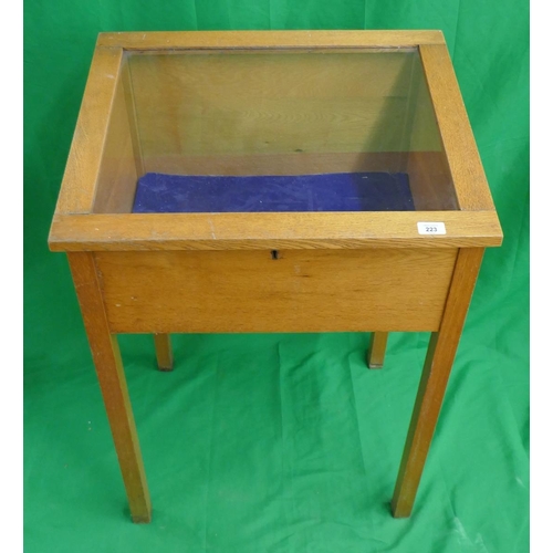 223 - Oak display cabinet on legs - Size approx: W: 64cm D: 48cm H: 92cm