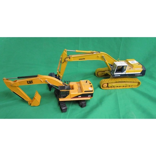 253 - 2 die cast excavators - CAT and Komatsu