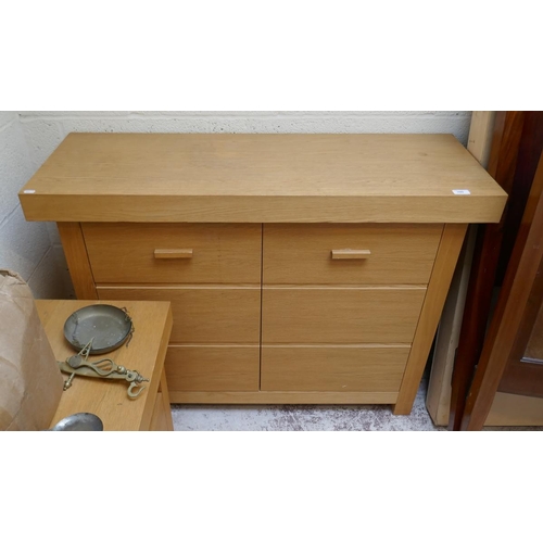 390 - Oak cupboard 