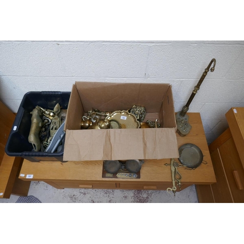 392 - Collection of brass etc