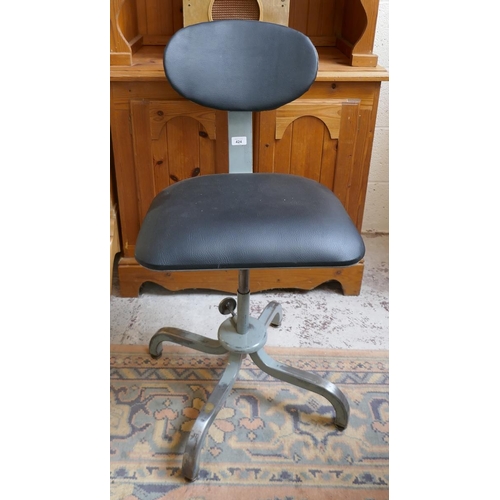 424 - Sankey Sheldon machinist chair