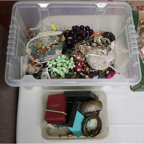 89 - Large collection of costume jewellery 