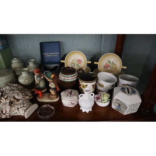 186 - Large collection of ceramics to include Suzy Cooper, Goebel, Sadler etc