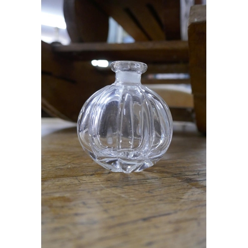 220 - Collection of glass decanter/perfume stoppers