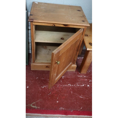 272 - Pair of pine bedside cabinets together with a pine coffee table