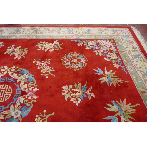 378 - Large red patterned rug - Approx size: 276cm x 390cm