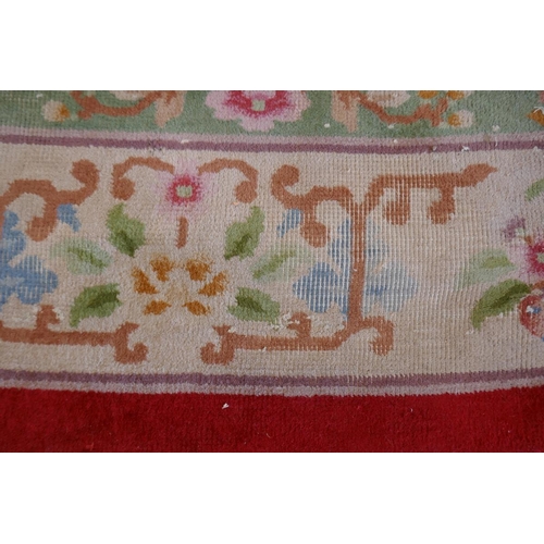 378 - Large red patterned rug - Approx size: 276cm x 390cm