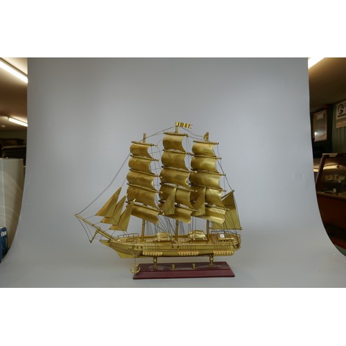 405 - 2 model yachts - Approx height of tallest: 87cm