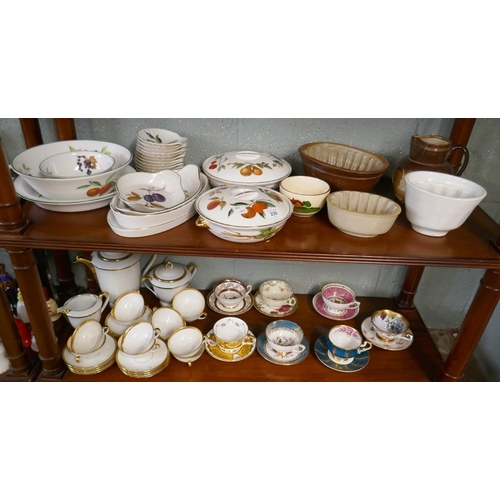 230 - Collection of ceramics to include Royal Worcester Evesham pattern & vintage jelly moulds