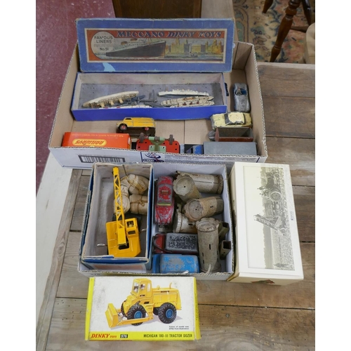 275 - Collection of Dinky toys