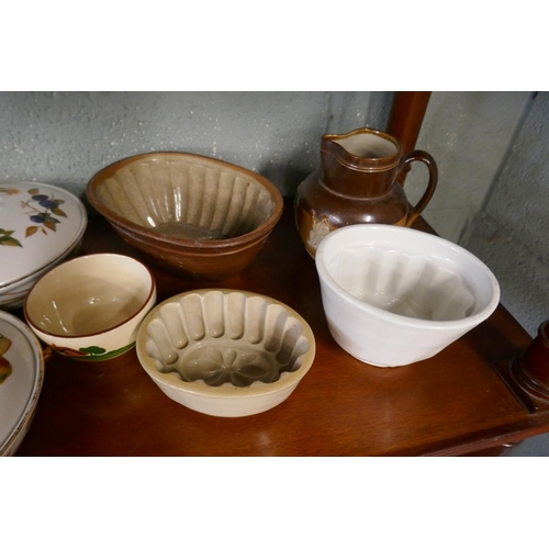 230 - Collection of ceramics to include Royal Worcester Evesham pattern & vintage jelly moulds