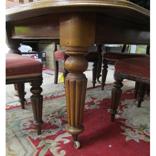 289 - Mahogany wind-out table with 2 leaves