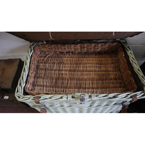 350 - Antique fitted wicker basket on casters - Approx size W: 80cm D: 51cm H: 58cm