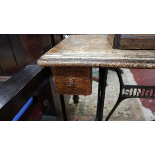 364 - Singer Sewing machine on stand