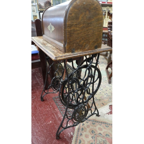 364 - Singer Sewing machine on stand