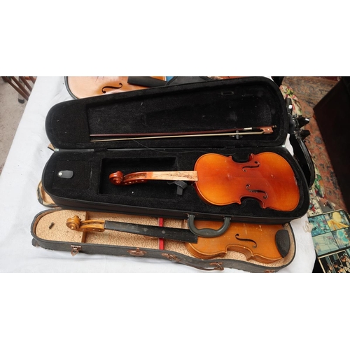 400 - Collection of violins A/F