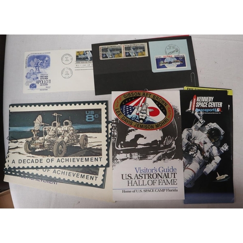 102 - Space memorabilia to include guide, entrance ticket to US Astronaut hall of fame, first day of Issue... 