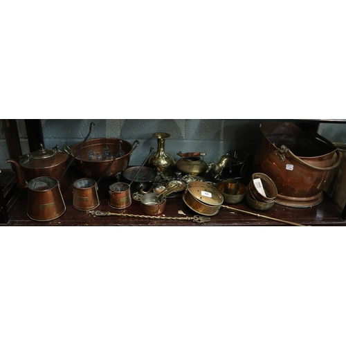 121 - Collection of metalware