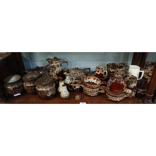 172 - Collection of pottery