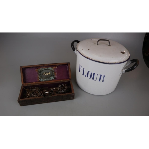 175 - Enamel bin together with a carved box full of antique keys