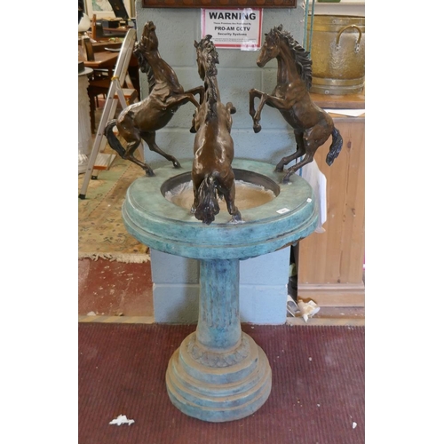 281 - Bronze fountain depicting horses - Approx height: 133cm