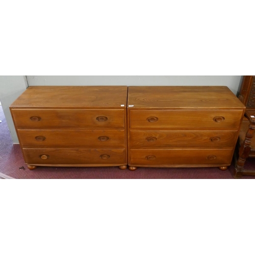 318 - Pair of Ercol chest of drawers - Size approx: W: 92cm D: 45cm H: 65cm