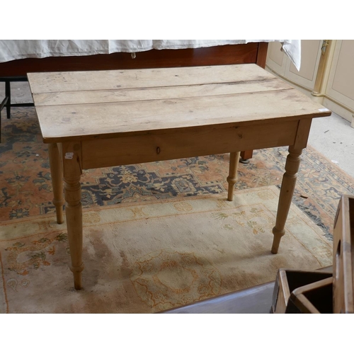 368 - Small pine kitchen table