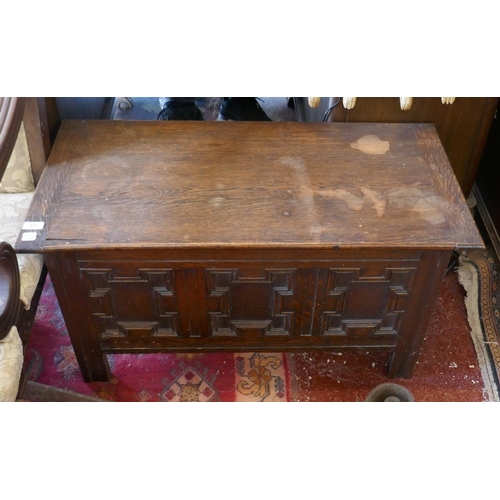 377 - Oak blanket box - Size approx: W: 91cm D: 45cm H: 48cm