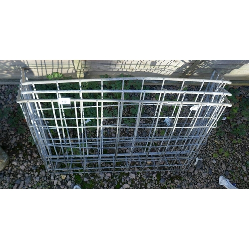 410 - 3 metal hay racks