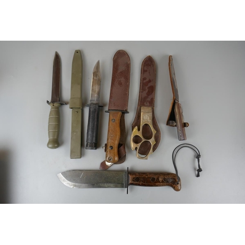 149 - Collection of knives