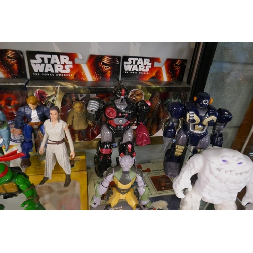 158 - Collection of Star Wars figures etc