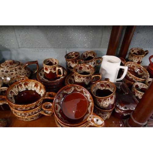 172 - Collection of pottery