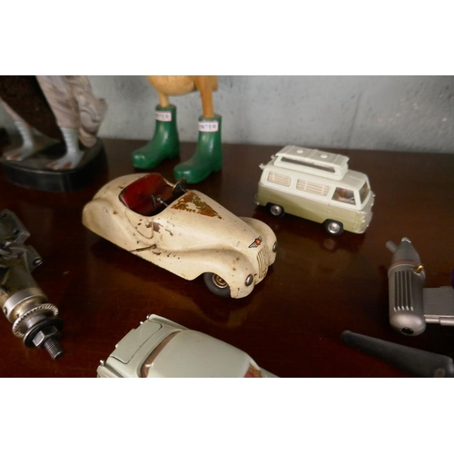 177 - Collectables to include vintage radio car and model aircraft engines etc