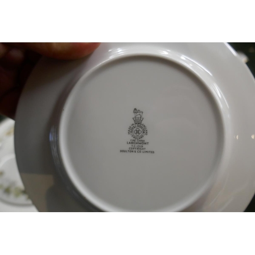 194 - Royal Doulton Larchmont pattern dinner service