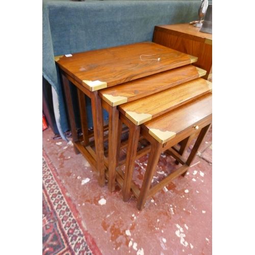 197 - Eastern hardwood nest of 4 tables together with chest of 3 drawers - Size approx: W: 58cm D: 38cm H:... 