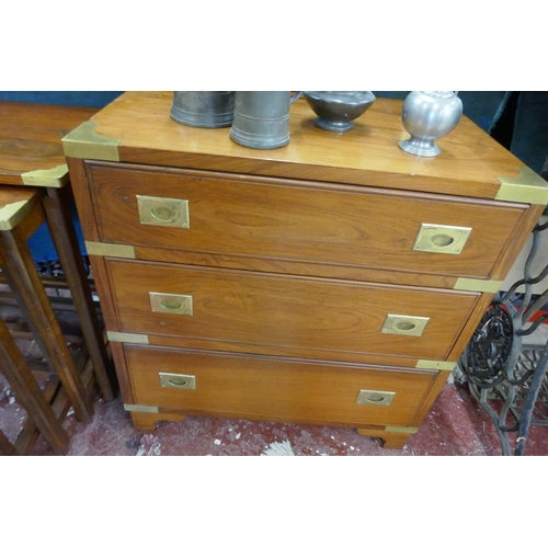 197 - Eastern hardwood nest of 4 tables together with chest of 3 drawers - Size approx: W: 58cm D: 38cm H:... 