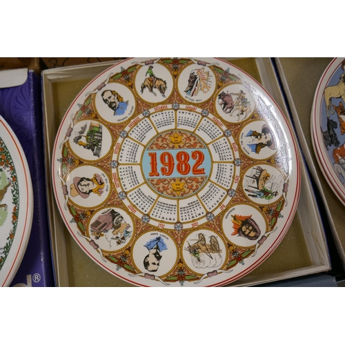 223 - Collection of Wedgwood calander plates