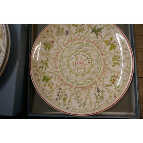 223 - Collection of Wedgwood calander plates