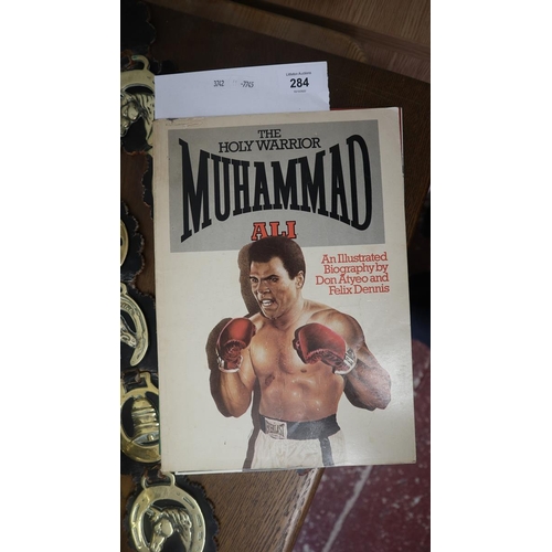 284 - Collection of sporting magazines / programs to include Formula 1 & The Holy Warrior Muhammad Ali