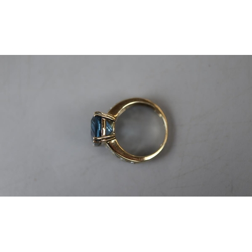 29 - Gold blue topaz set ring - Approx size: K½