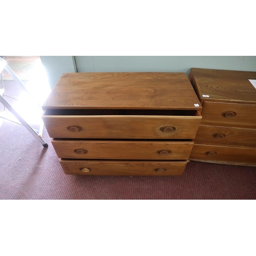 318 - Pair of Ercol chest of drawers - Size approx: W: 92cm D: 45cm H: 65cm