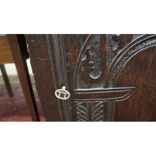 338 - Carved oak cabinet with its lock and key