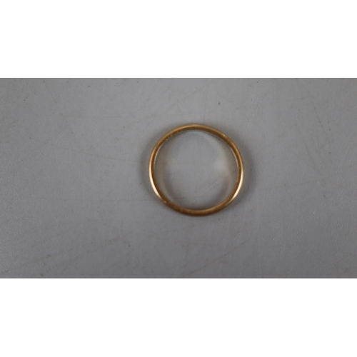 36 - 18ct gold wedding band - Approx size: K