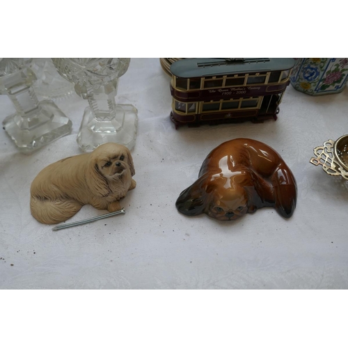 367 - Collectables to include antique china