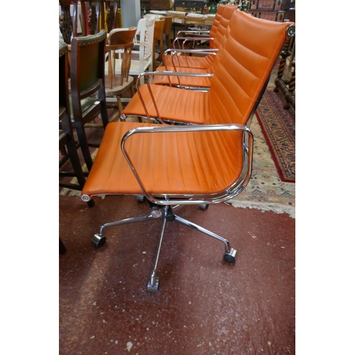 396 - Set of 4 designer Italian office chairs