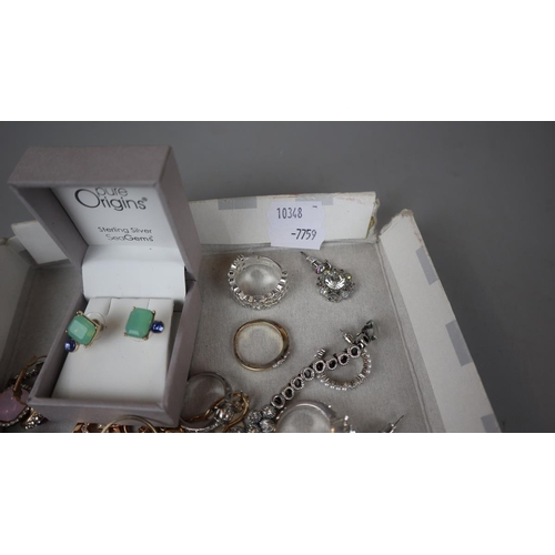 42 - Collection of jewellery