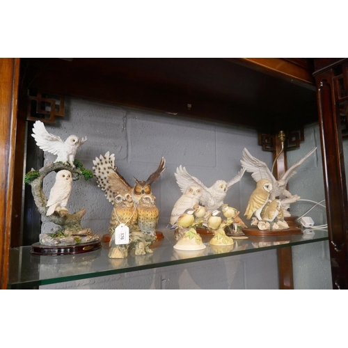 176 - Collection of bird figurines etc